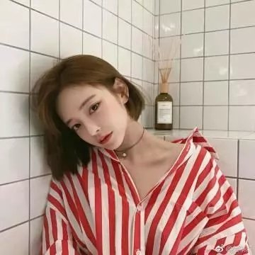 女人在家